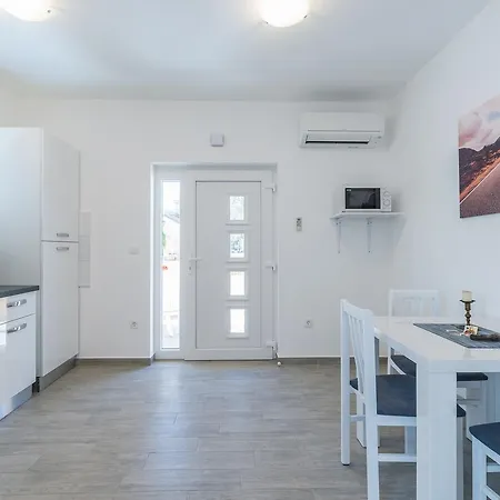 Ujakovic Apartament Privlaka (Zadar)