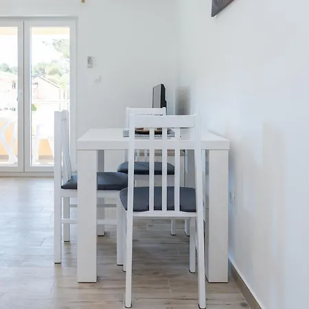 Ujakovic Apartament