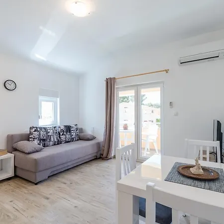 Apartament Ujakovic
